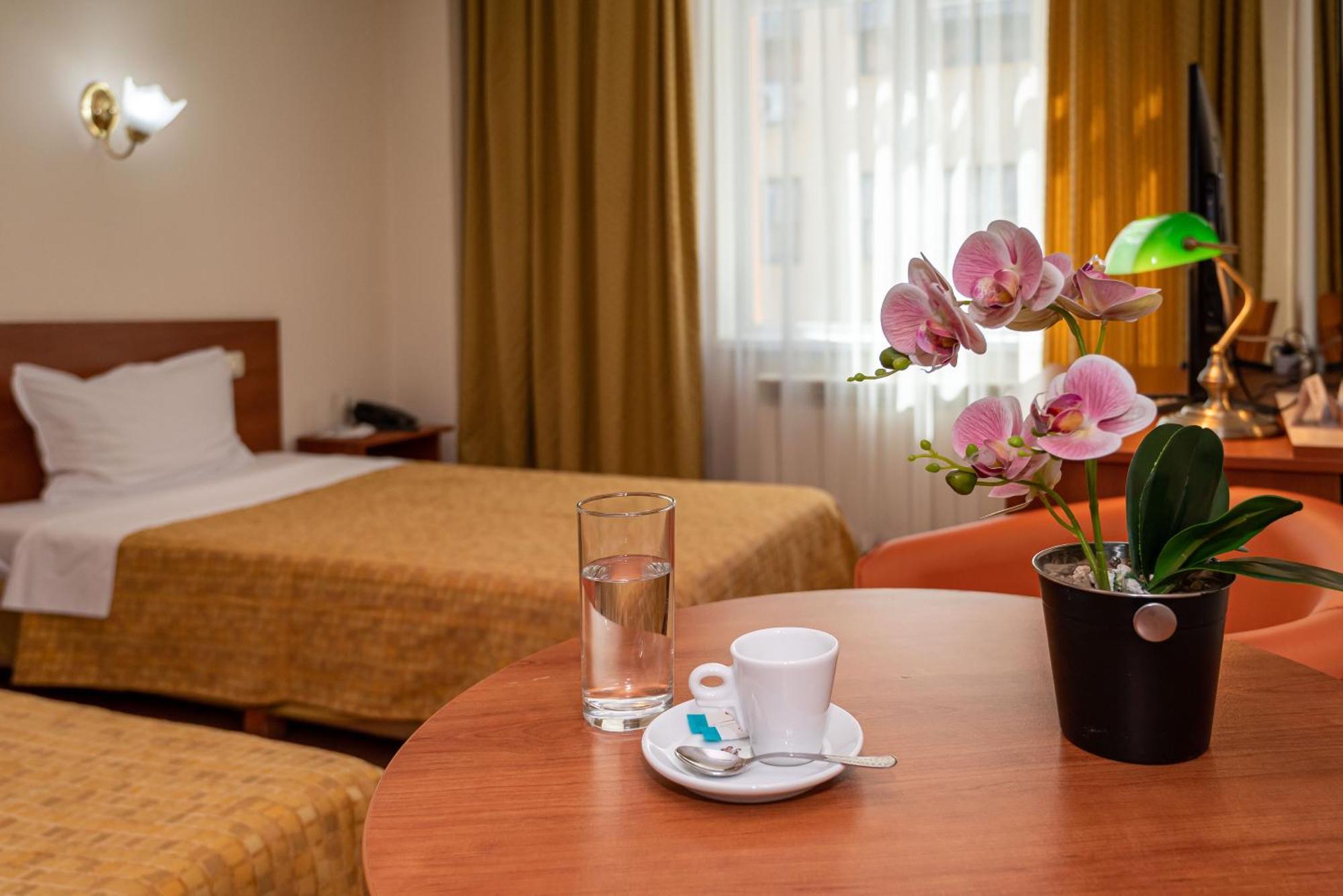 Primavera 2 Hotel Pazardzhik Exterior photo