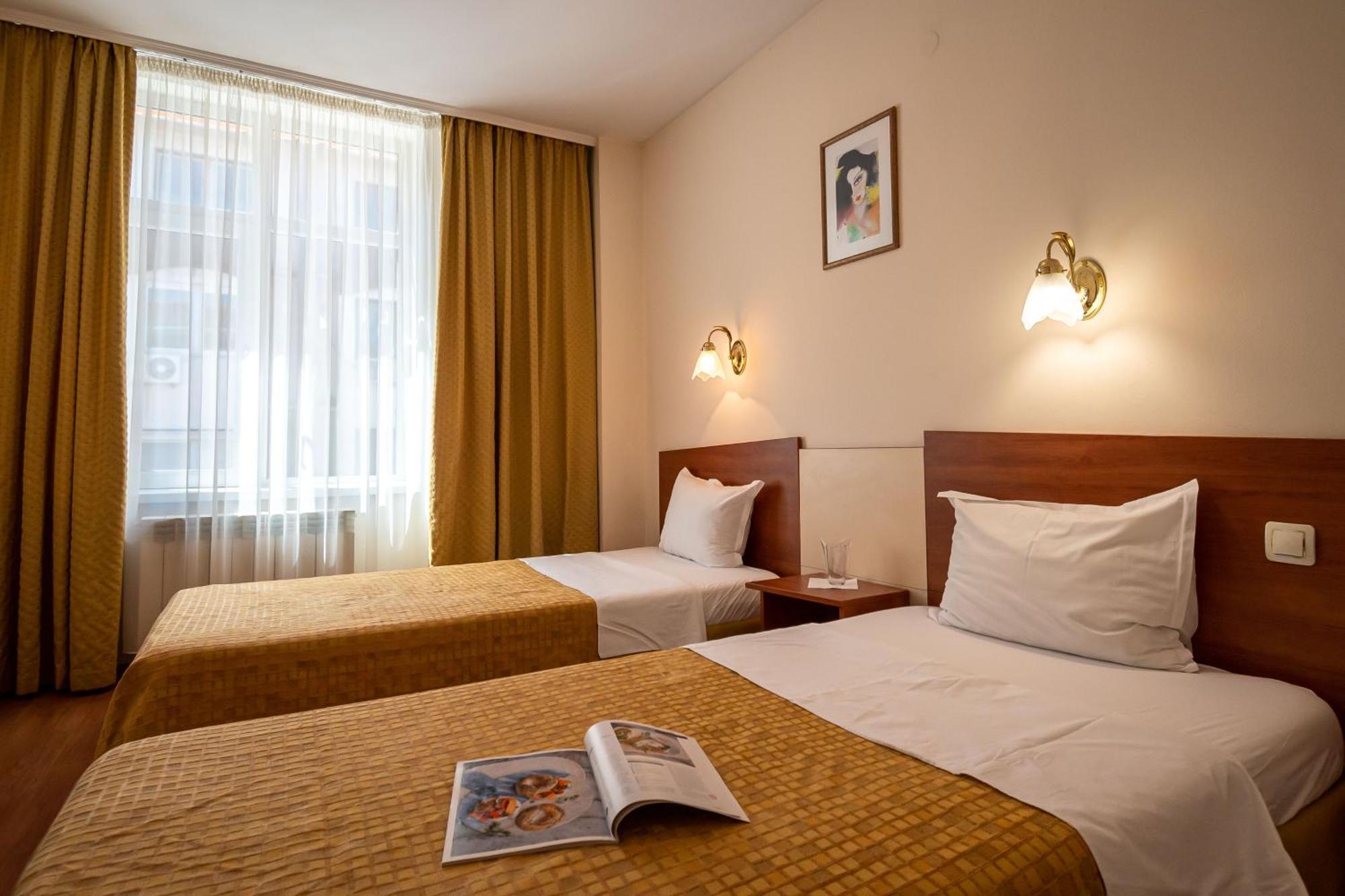 Primavera 2 Hotel Pazardzhik Exterior photo