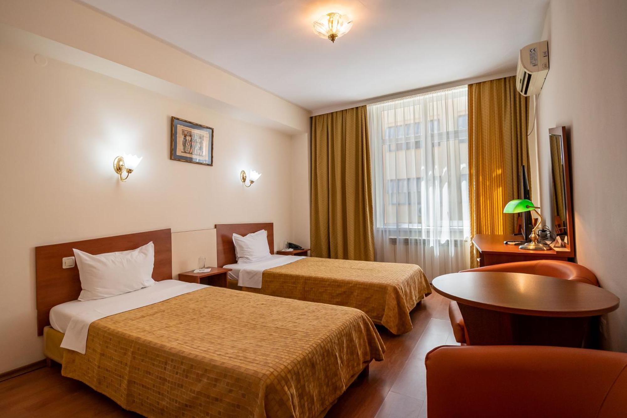 Primavera 2 Hotel Pazardzhik Exterior photo
