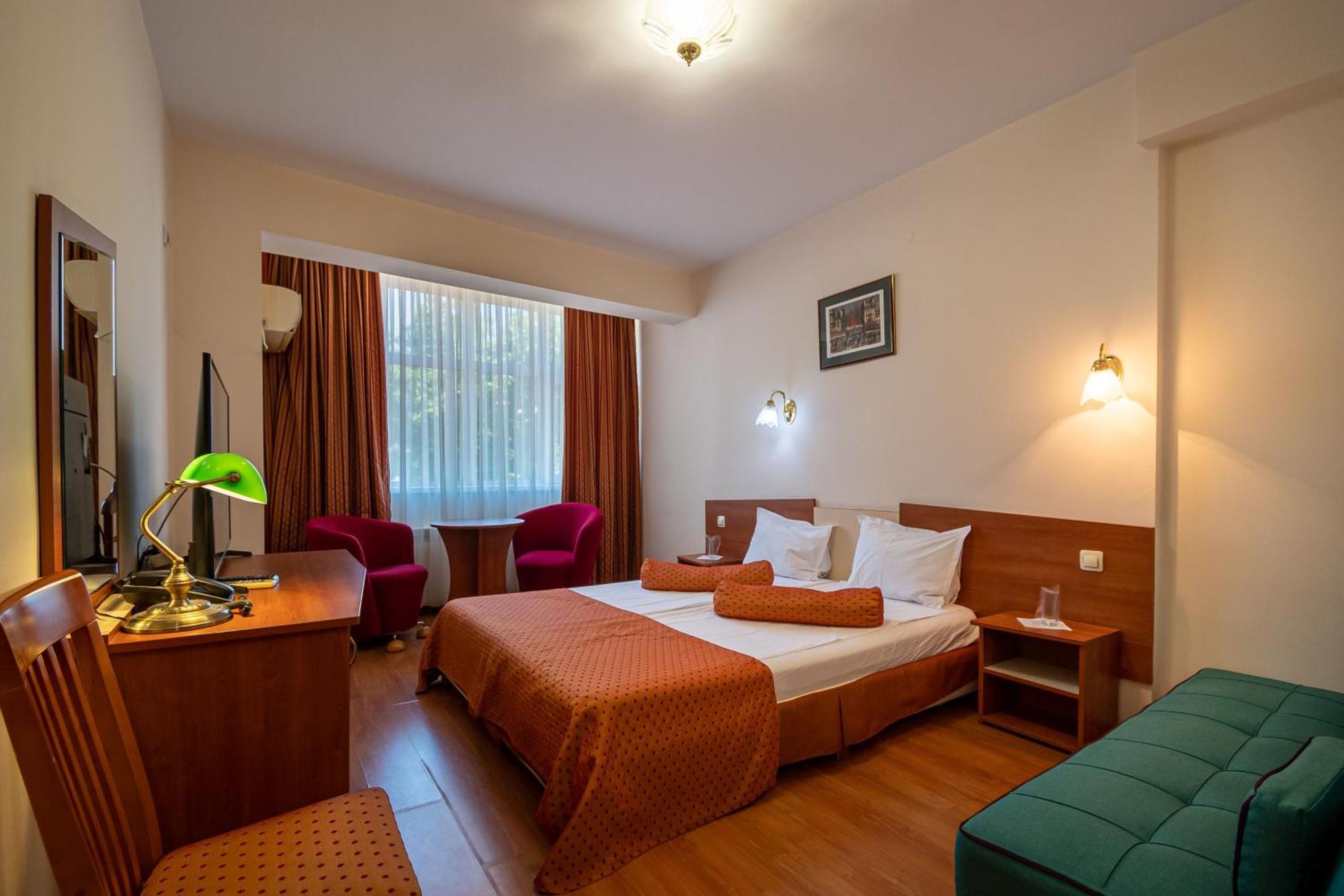 Primavera 2 Hotel Pazardzhik Exterior photo