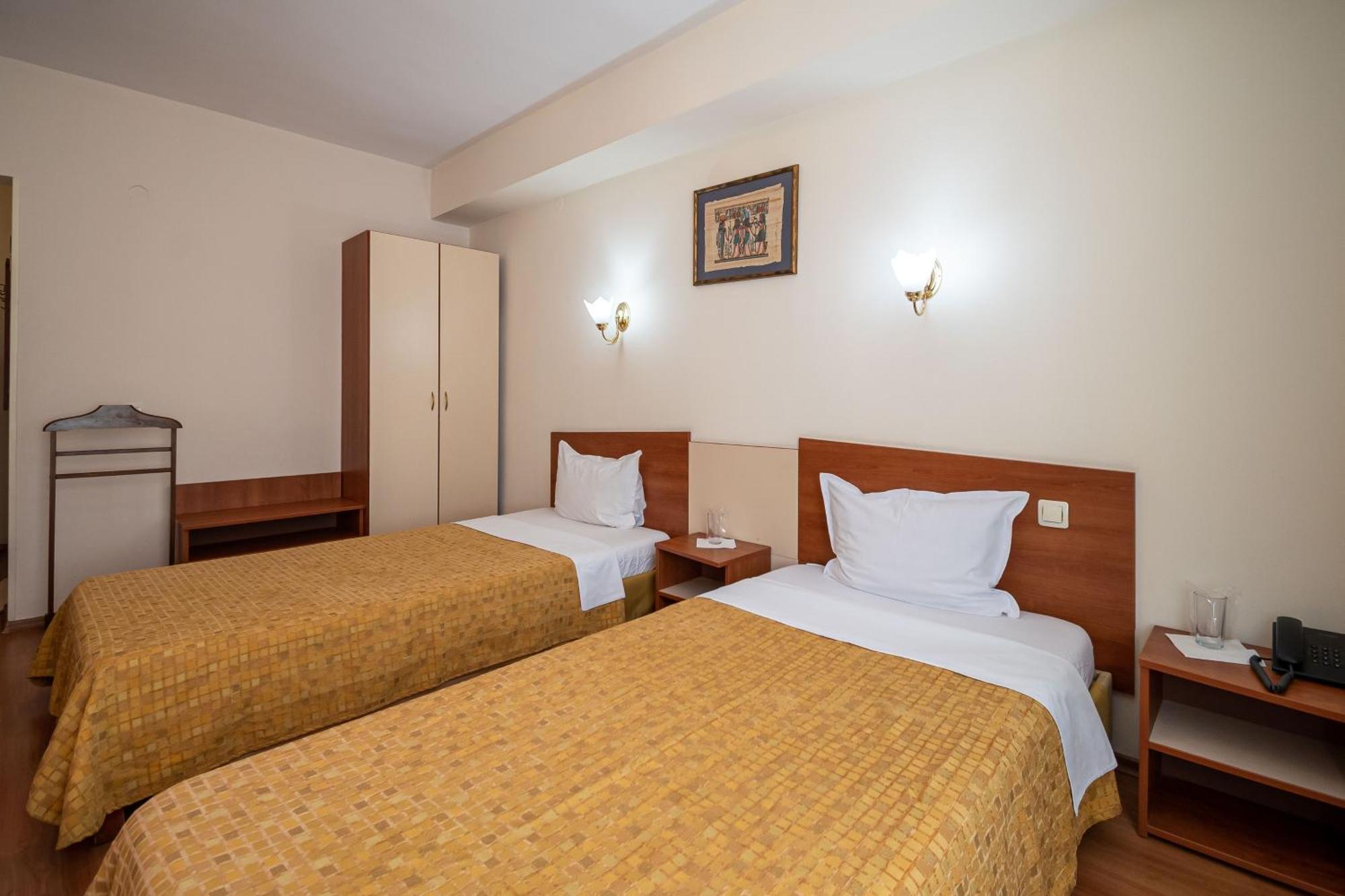 Primavera 2 Hotel Pazardzhik Exterior photo
